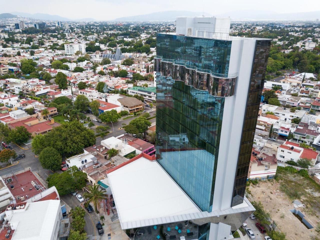 Baruk Guadalajara Hotel De Autor エクステリア 写真 Torre Futura